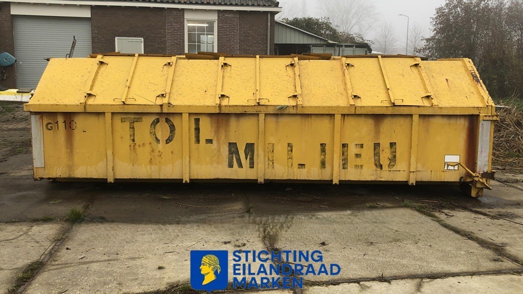 Groencontainer op Marken weer geopend